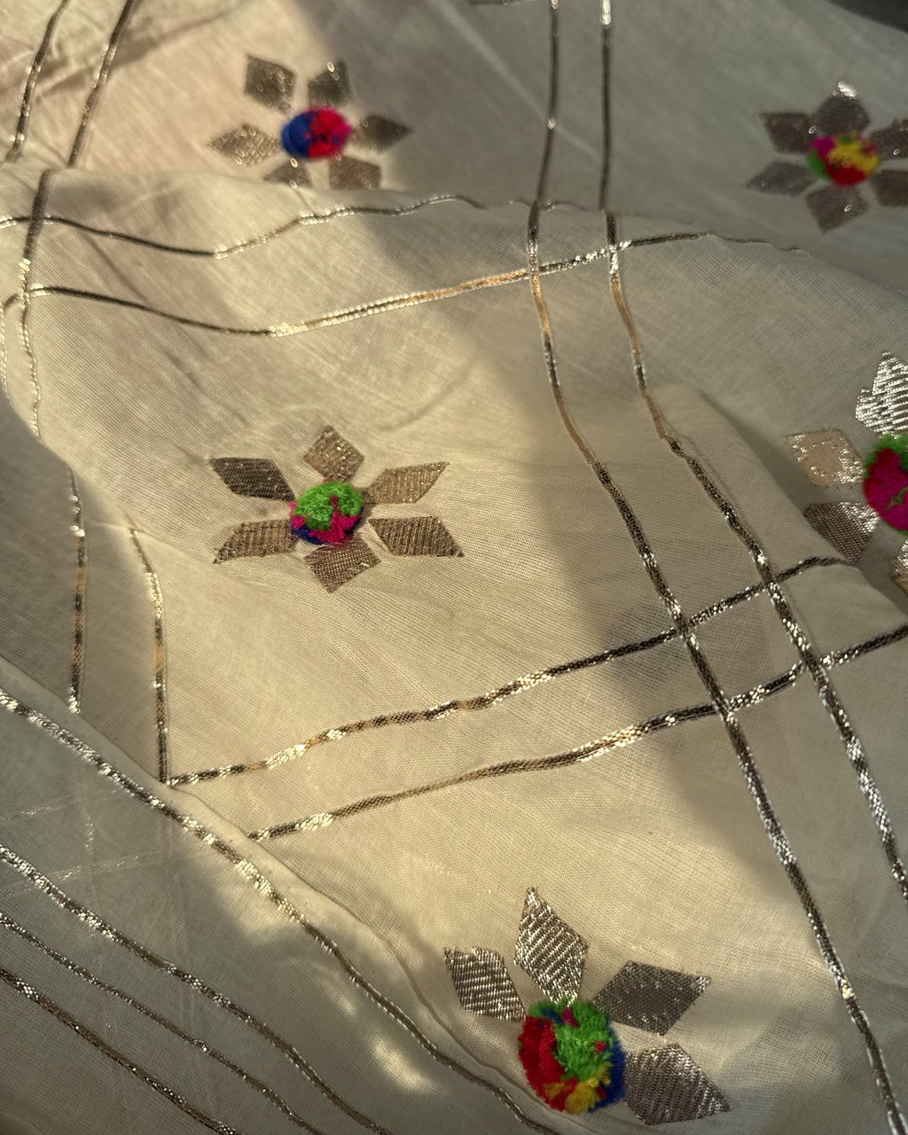 Hasrat dupatta
